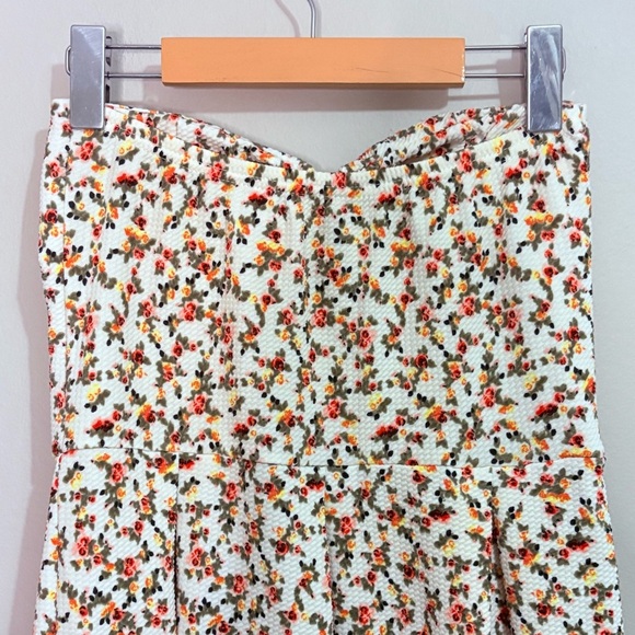 3/$10⚡️Sweetheart Cut Cream & Floral Strapless Textured Dress w Pleated Skirt - Picture 10 of 12